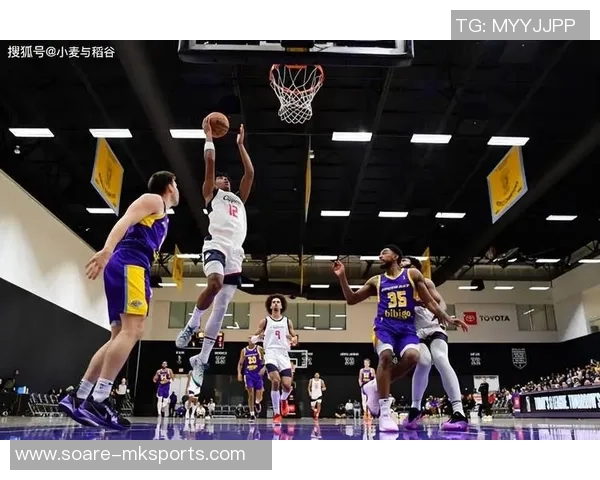 打球的人并不少！快船候补侧翼新秀的成熟度看起来适当不错？